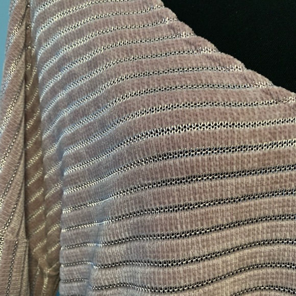 Sweater - Picture 4 of 4